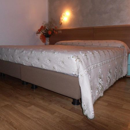 Locanda Ridevert Hotel Тионе ди Тренто Стая снимка